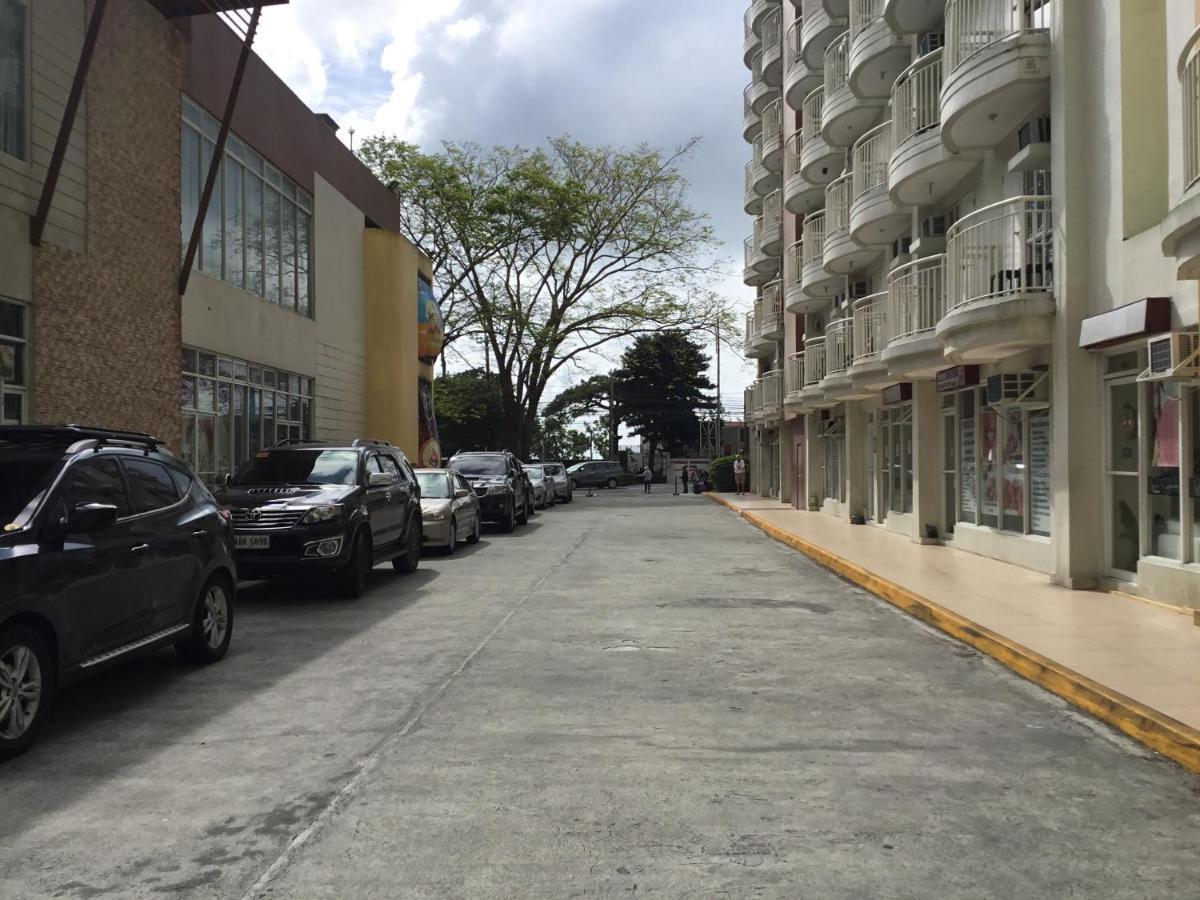 Condominium With Swimming Pool And Viewing Deck Tagaytay City Exterior photo